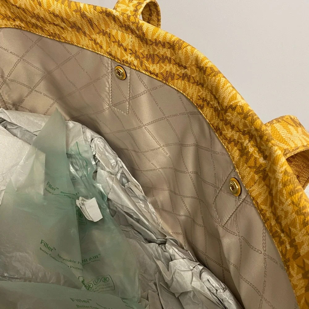 NEW AUTHENTIC Michael Kors extra large tote/overnight bag